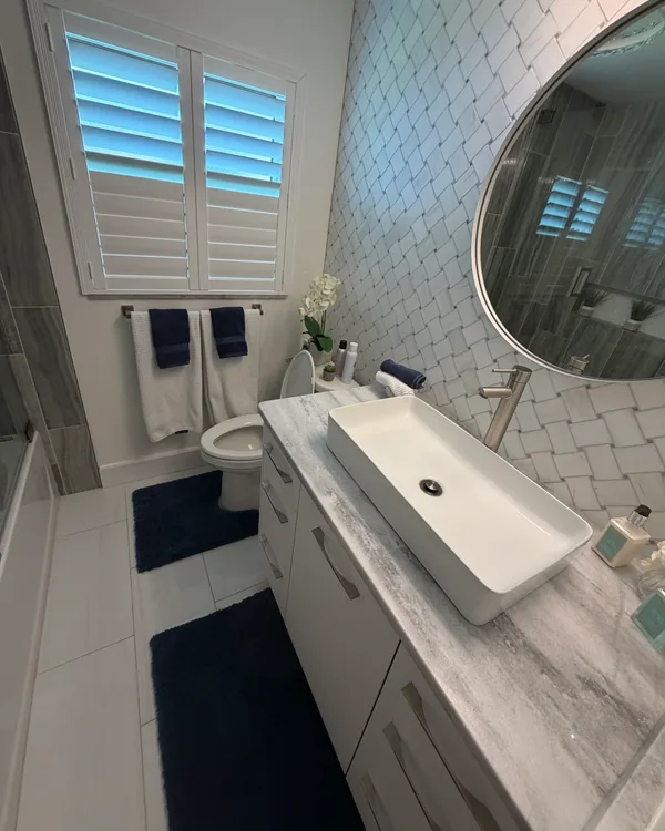 Above & Beyond Specialized Cleaning spotless bathroom result, Auburndale FL